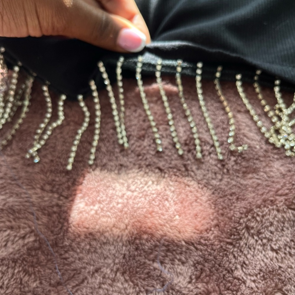 Black T shirt with dangling rhinestones - Picture 4 of 5